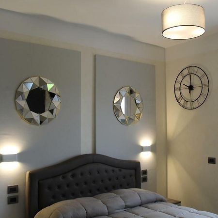 Villa Martina Luxury Rooms Desenzano del Garda Exterior foto