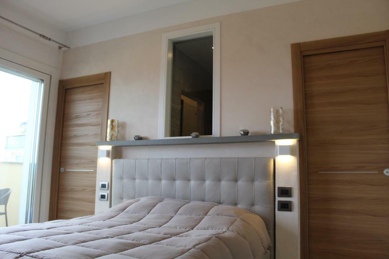 Villa Martina Luxury Rooms Desenzano del Garda Exterior foto
